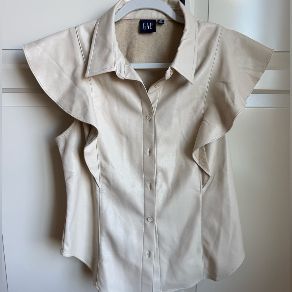 GAP Vegan Leather Shirt. Ruffle Detail. Cream. Size M.